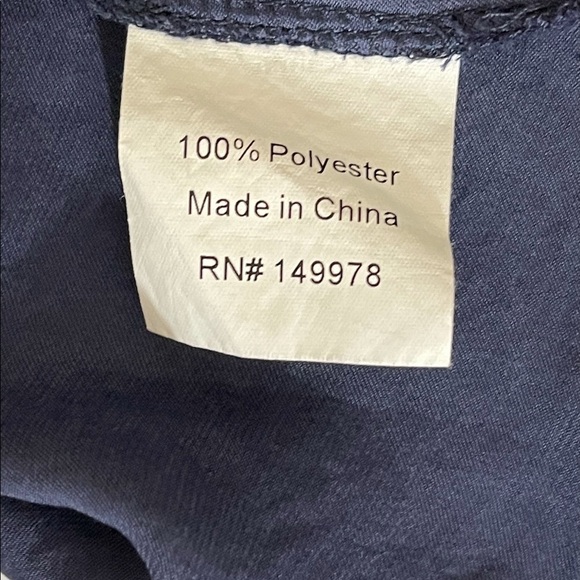 Elsie & Zoey sz s/m top silky feel in navy - Picture 12 of 13